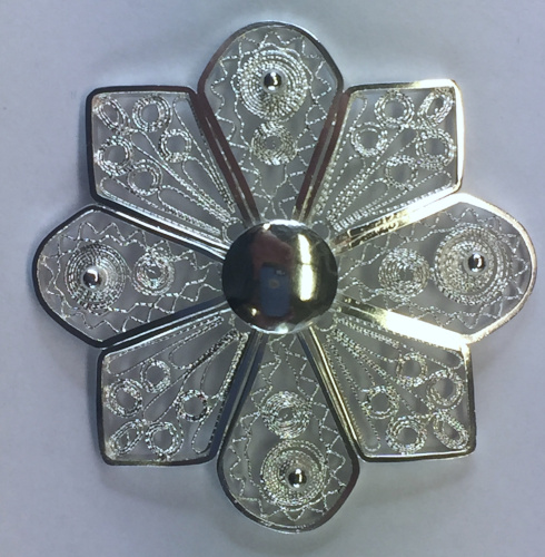 Næla / pin brooch for clothing or hair